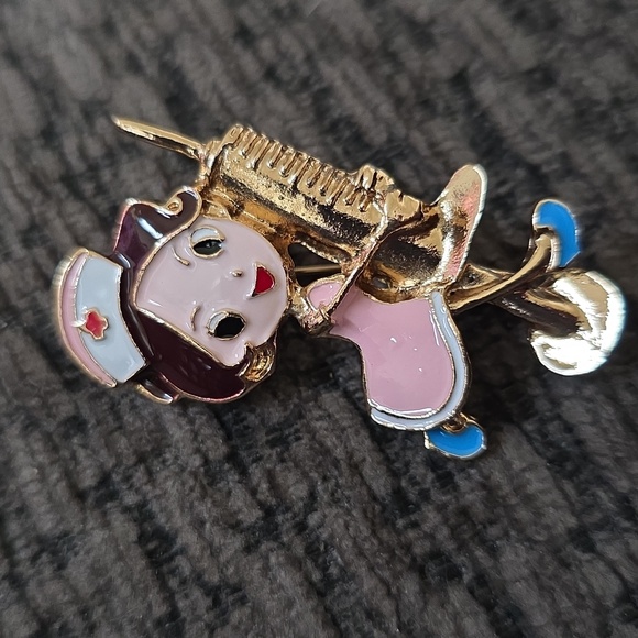 Jewelry - Nurse Gold Brooch Pin